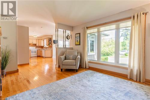 249 George Street, South Bruce Peninsula, ON - Indoor Photo Showing Living Room