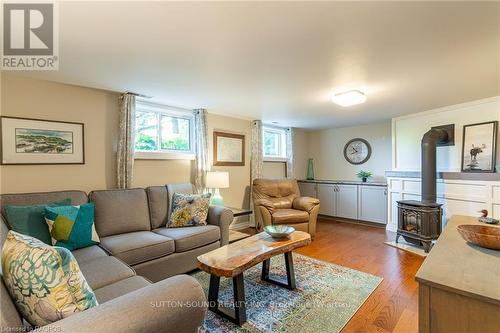 249 George Street, South Bruce Peninsula, ON - Indoor Photo Showing Living Room