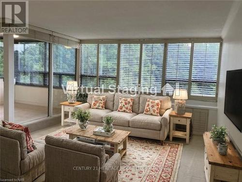 310A - 190 Hwy 20 W, Pelham (662 - Fonthill), ON - Indoor Photo Showing Living Room