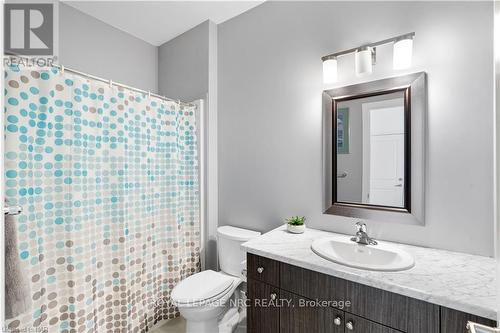 7 - 1347 Whetherfield Street Street, London, ON - Indoor Photo Showing Bathroom