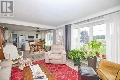 64478 Side Road 44, Wainfleet (879 - Marshville/Winger), ON - Indoor Photo Showing Living Room