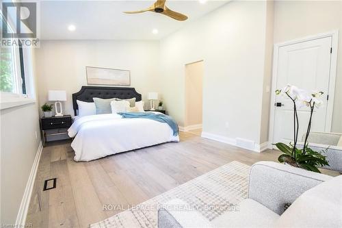 17 Parklane Crescent, St. Catharines (461 - Glendale/Glenridge), ON - Indoor Photo Showing Bedroom