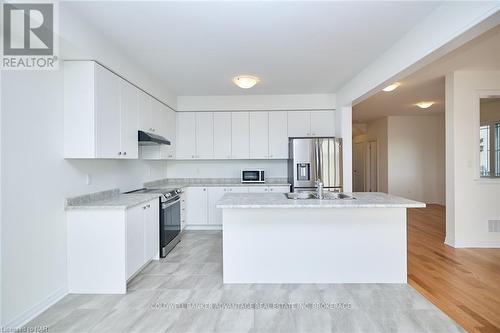 187 Port Crescent Crescent, Welland (774 - Dain City), ON - Indoor Photo Showing Kitchen With Upgraded Kitchen