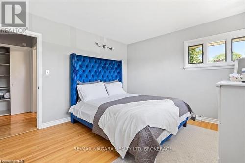 290 Lakeshore Road, Fort Erie (333 - Lakeshore), ON - Indoor Photo Showing Bedroom