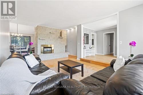 290 Lakeshore Road, Fort Erie (333 - Lakeshore), ON - Indoor Photo Showing Living Room With Fireplace