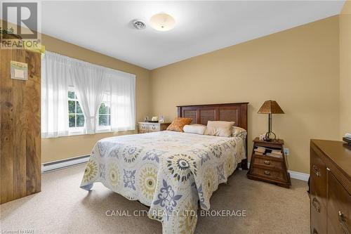 63 Mountain Street, St. Catharines (460 - Burleigh Hill), ON - Indoor Photo Showing Bedroom