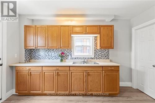 60 John Street, Welland (768 - Welland Downtown), ON - Indoor Photo Showing Kitchen With Double Sink