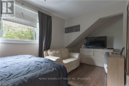 4 Haig Street, St. Catharines (451 - Downtown), ON - Indoor Photo Showing Bedroom