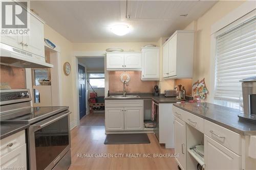 4 Haig Street, St. Catharines (451 - Downtown), ON - Indoor Photo Showing Kitchen