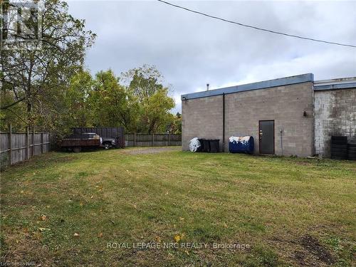 208 Ridge Road N, Fort Erie (335 - Ridgeway), ON 