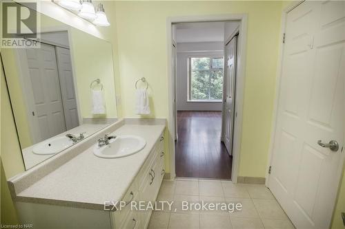 201 - 141 Vansickle Road, St. Catharines (462 - Rykert/Vansickle), ON - Indoor Photo Showing Bathroom