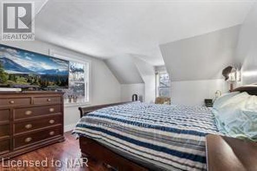 2850 Thunder Bay Road, Fort Erie (335 - Ridgeway), ON - Indoor Photo Showing Bedroom