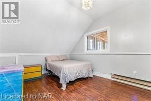 2850 Thunder Bay Road, Fort Erie (335 - Ridgeway), ON - Indoor Photo Showing Bedroom