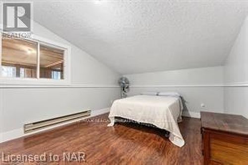 2850 Thunder Bay Road, Fort Erie (335 - Ridgeway), ON - Indoor Photo Showing Bedroom