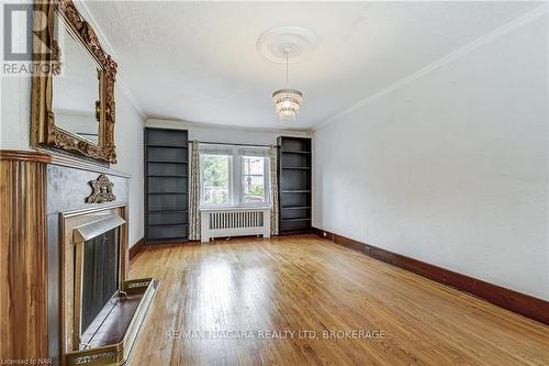 6 Highland Gardens, Welland (769 - Prince Charles), ON - Indoor Photo Showing Other Room With Fireplace