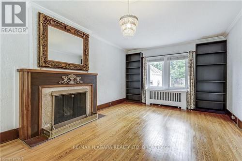 6 Highland Gardens, Welland (769 - Prince Charles), ON - Indoor Photo Showing Living Room With Fireplace