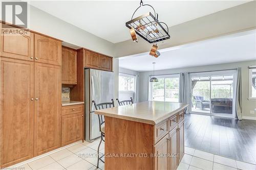 6 Highland Gardens, Welland (769 - Prince Charles), ON - Indoor Photo Showing Kitchen