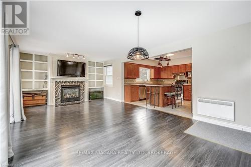 6 Highland Gardens, Welland (769 - Prince Charles), ON - Indoor Photo Showing Living Room With Fireplace