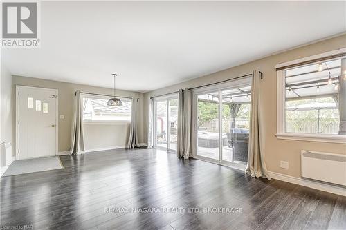 6 Highland Gardens, Welland (769 - Prince Charles), ON - Indoor Photo Showing Living Room