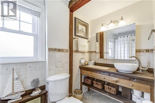 6 Highland Gardens, Welland (769 - Prince Charles), ON - Indoor Photo Showing Bathroom