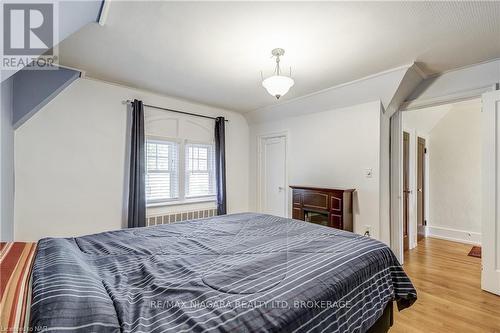 6 Highland Gardens, Welland (769 - Prince Charles), ON - Indoor Photo Showing Bedroom