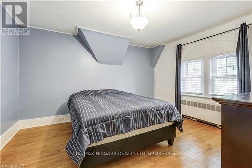 6 Highland Gardens, Welland (769 - Prince Charles), ON - Indoor Photo Showing Bedroom