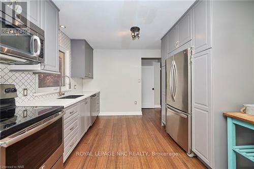 12 Corbett Avenue, St. Catharines (438 - Port Dalhousie), ON - Indoor Photo Showing Kitchen