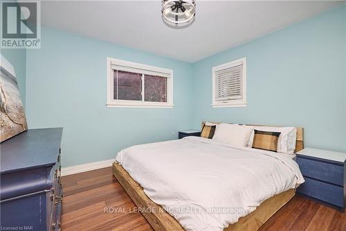 12 Corbett Avenue, St. Catharines (438 - Port Dalhousie), ON - Indoor Photo Showing Bedroom