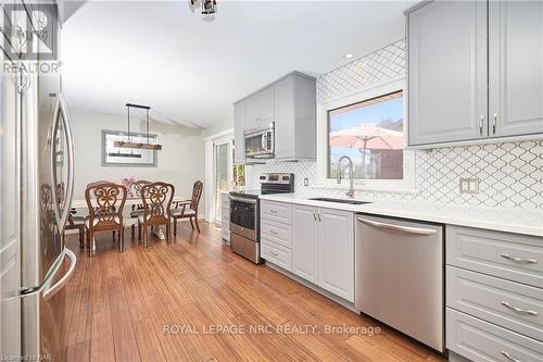 12 Corbett Avenue, St. Catharines (438 - Port Dalhousie), ON - Indoor Photo Showing Kitchen With Stainless Steel Kitchen With Upgraded Kitchen