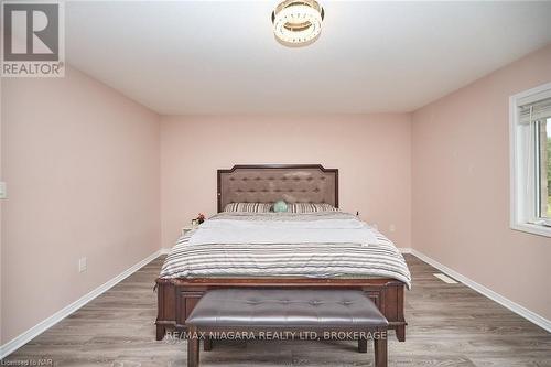 7721 Sassafras Trail, Niagara Falls (222 - Brown), ON - Indoor Photo Showing Bedroom