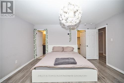 7721 Sassafras Trail, Niagara Falls (222 - Brown), ON - Indoor Photo Showing Bedroom