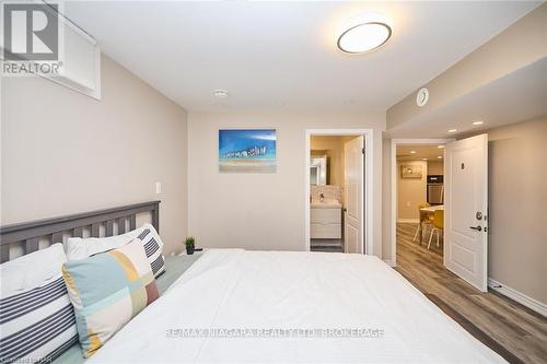 7721 Sassafras Trail, Niagara Falls (222 - Brown), ON - Indoor Photo Showing Bedroom