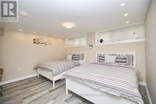 7721 Sassafras Trail, Niagara Falls (222 - Brown), ON - Indoor Photo Showing Bedroom