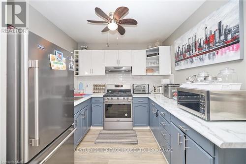 48 Semley Avenue, Welland (772 - Broadway), ON - Indoor Photo Showing Kitchen