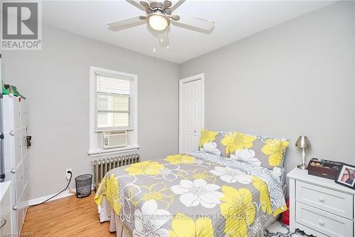 48 Semley Avenue, Welland (772 - Broadway), ON - Indoor Photo Showing Bedroom