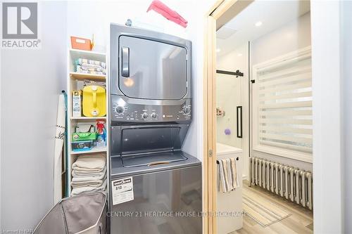 48 Semley Avenue, Welland (772 - Broadway), ON - Indoor Photo Showing Laundry Room