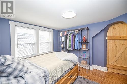 48 Semley Avenue, Welland (772 - Broadway), ON - Indoor Photo Showing Bedroom