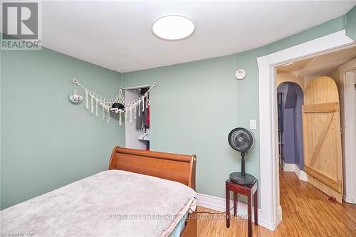 48 Semley Avenue, Welland (772 - Broadway), ON - Indoor Photo Showing Bedroom