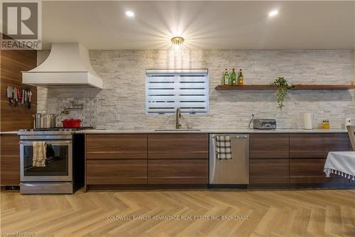 110 Garner Avenue, Welland (768 - Welland Downtown), ON - Indoor Photo Showing Kitchen