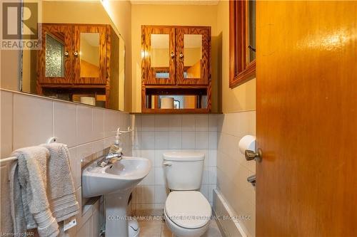 110 Garner Avenue, Welland (768 - Welland Downtown), ON - Indoor Photo Showing Bathroom