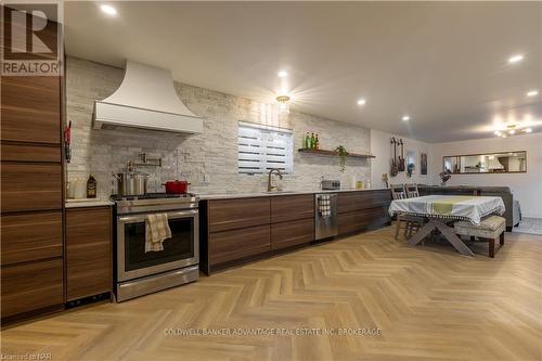 110 Garner Avenue, Welland (768 - Welland Downtown), ON - Indoor Photo Showing Kitchen