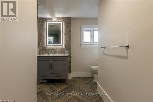 110 Garner Avenue, Welland (768 - Welland Downtown), ON - Indoor Photo Showing Bathroom