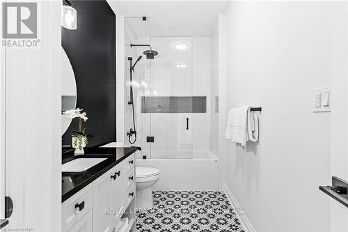 7490 Sherrilee Crescent, Niagara Falls (222 - Brown), ON - Indoor Photo Showing Bathroom