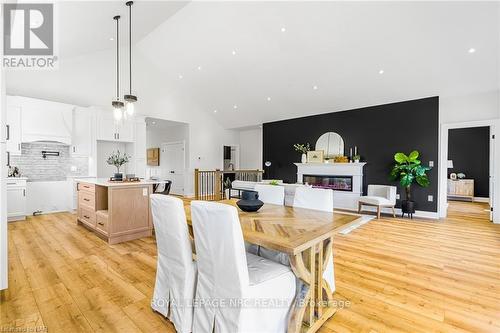 7490 Sherrilee Crescent, Niagara Falls (222 - Brown), ON - Indoor Photo Showing Dining Room