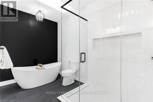 7490 Sherrilee Crescent, Niagara Falls (222 - Brown), ON - Indoor Photo Showing Bathroom