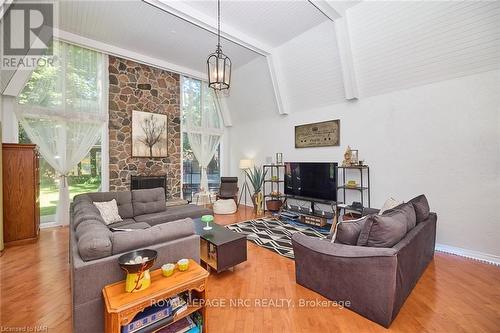 2459 Noella Crescent, Niagara Falls (207 - Casey), ON - Indoor Photo Showing Living Room With Fireplace