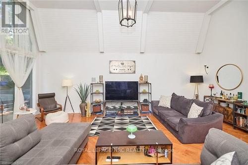 2459 Noella Crescent, Niagara Falls (207 - Casey), ON - Indoor Photo Showing Living Room