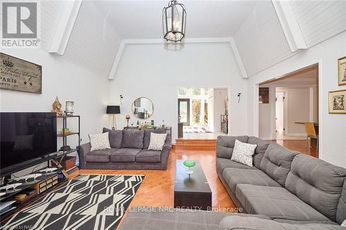 2459 Noella Crescent, Niagara Falls (207 - Casey), ON - Indoor Photo Showing Living Room