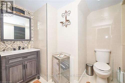 2459 Noella Crescent, Niagara Falls (207 - Casey), ON - Indoor Photo Showing Bathroom