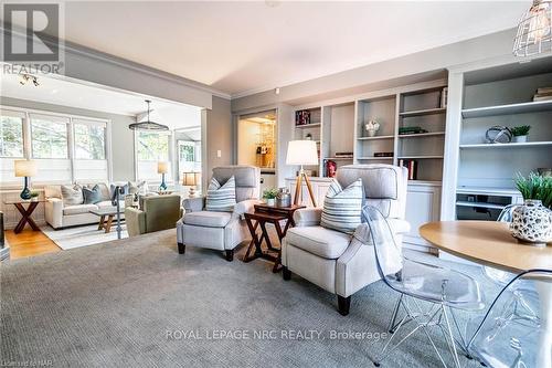 4189 Elberta Avenue, Niagara Falls (212 - Morrison), ON - Indoor Photo Showing Living Room